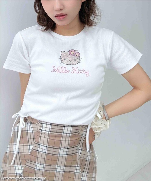 AS KNOW AS plus（アズノゥアズプラス）の「〇アクリルキーホルダー付き サイドリボン＆キラキラ Sanrio characters半袖Tシャツ    【Sanrio/サンリオ】（Tシャツ/カットソー・レディース・オフホワイト/ブラック/ホワイト系/グレー系・FREE）」の17枚目の写真