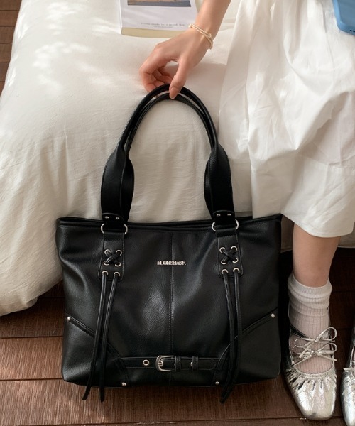 Teem Store(チームストア)の「【大容量/A4対応】ベルテットトートバッグ ショルダーバッグ(ショルダーバッグ・レディース・ホワイト/ブラック・F)」の12枚目の写真
