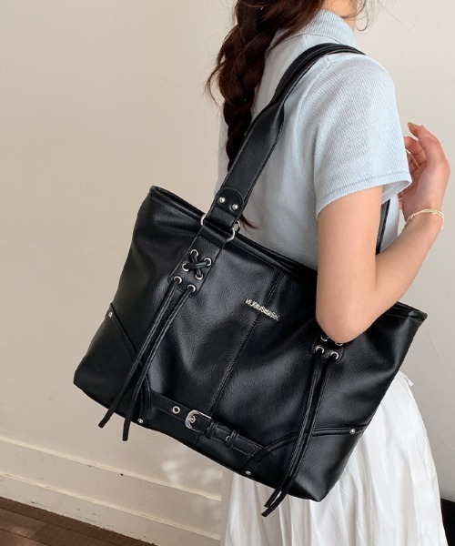Teem Store(チームストア)の「【大容量/A4対応】ベルテットトートバッグ ショルダーバッグ(ショルダーバッグ・レディース・ホワイト/ブラック・F)」の8枚目の写真