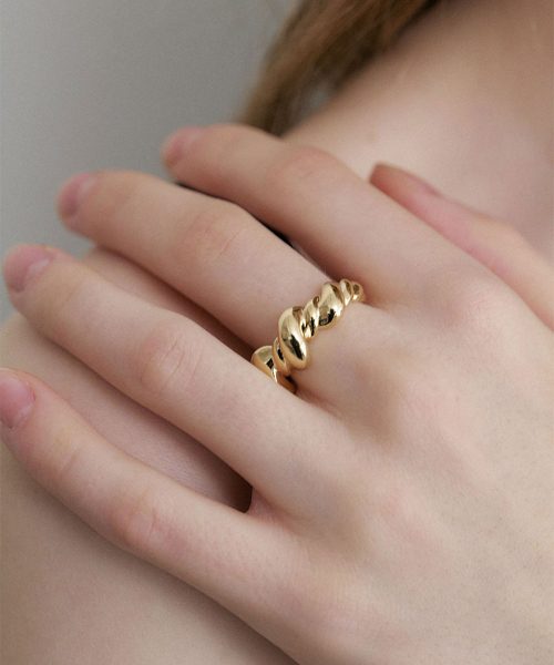 HALDEN(ハルデン)の「bold twisted ring (R020_gold)(リング・レディース・その他・FREE)」の2枚目の写真