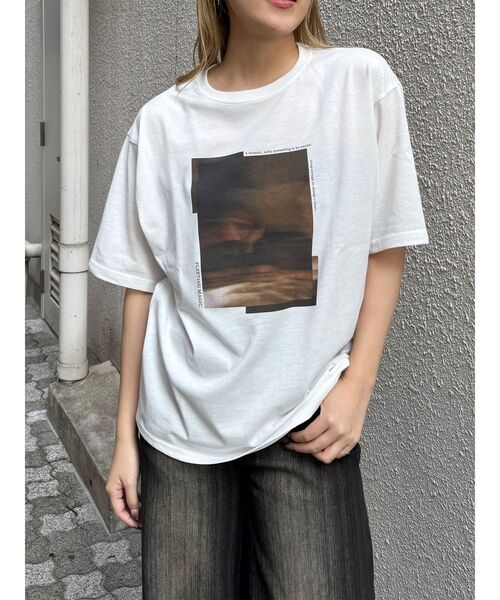 MURUA(ムルーア)の「プリントオーバーTシャツ 夏服(Tシャツ/カットソー・レディース・ブラウン/その他1/ブラック・FREE)」の2枚目の写真