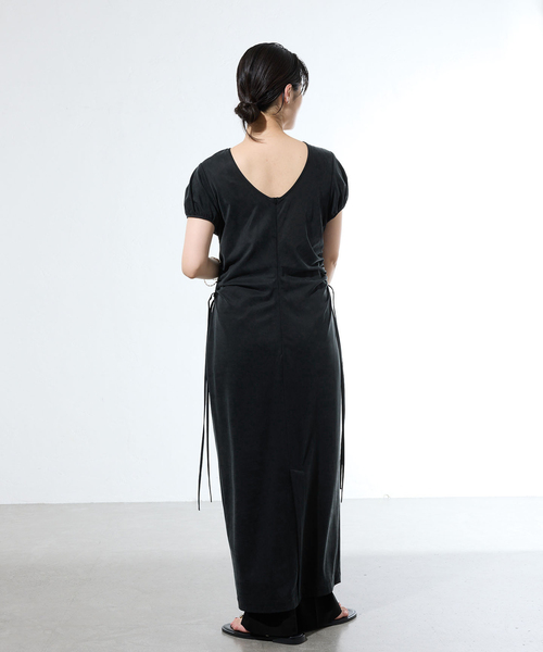 IENA(イエナ)の「《一部店舗限定》フィブリルジャージードロストワンピース(ワンピース・レディース・ブラック/ブラウン・36/38)」の7枚目の写真