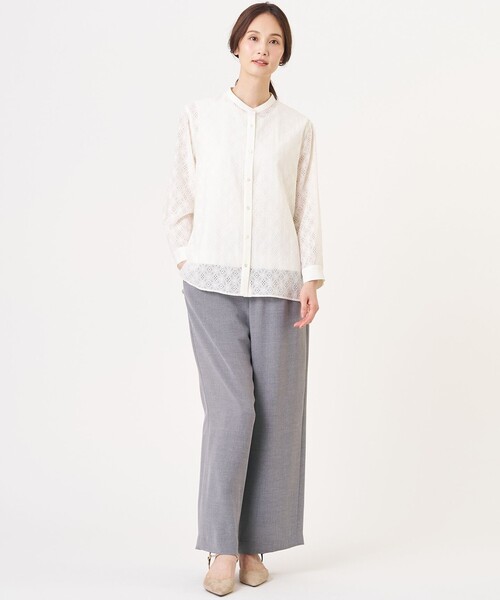 J.PRESS Ladies(J.プレス レディス)の「【一枚で着映え】幾何オパール バンドカラー シャツ ブラウス(シャツ/ブラウス・レディース・ライトグレー系/アイボリー系/ネイビー系・XS)」の4枚目の写真