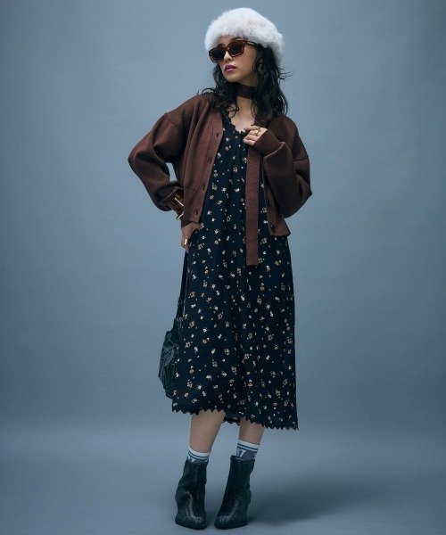 GEVS.（ジェイヴィス）の「Vネックフラワープリントワンピース＜大きいサイズ有＞GEVS.（ワンピース・レディース・ブラック系・M/L/LL/3L/4L/5L）」の16枚目の写真