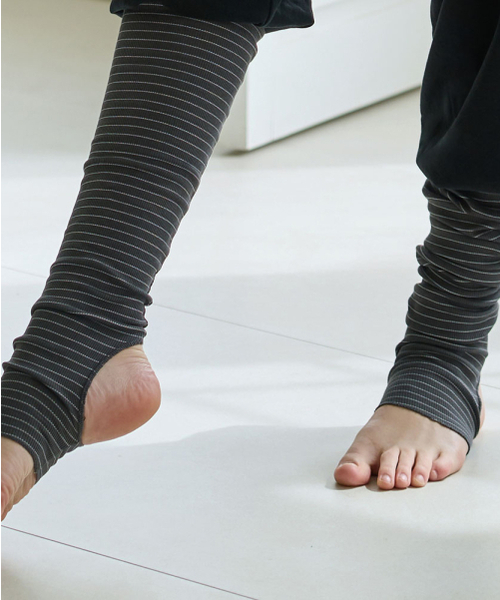 DEVIWEAR(デヴィウェア)の「ストライプウォーマーパンツ DEVI-B0101-ブラック(スウェットパンツ・レディース・ブラック・FREE)」の5枚目の写真
