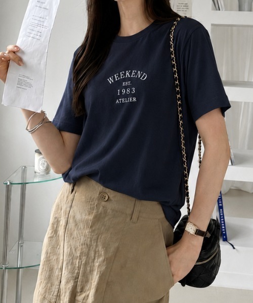 sowme.(ソウミー)の「大人っぽく着回せる◎【WEEKEND ロゴ ベーシック Tシャツ】(Tシャツ/カットソー・レディース・グリーン/ブルー・LARGE/SMALL/MEDIUM)」の1枚目の写真
