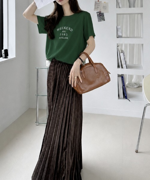 sowme.(ソウミー)の「大人っぽく着回せる◎【WEEKEND ロゴ ベーシック Tシャツ】(Tシャツ/カットソー・レディース・グリーン/ブルー・LARGE/SMALL/MEDIUM)」の6枚目の写真