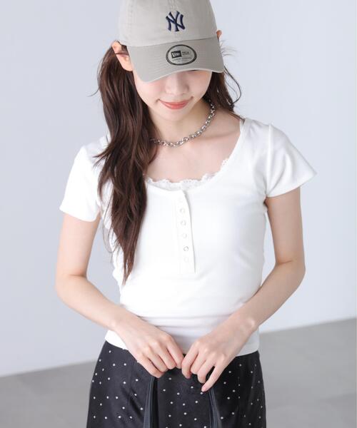 FREE'S MART(フリーズマート)の「◆キャミレイヤード風ヘンリーネックカットソー(Tシャツ/カットソー・レディース・ホワイト/ブラック・FREE)」の2枚目の写真