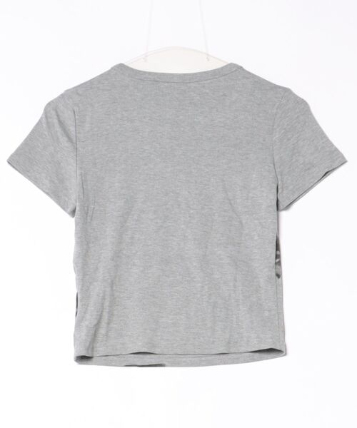 AsheKsha（アシクシャ）の「アルファベットプリントのショート丈スリムフィットTシャツ（Tシャツ/カットソー・レディース・グレー/ホワイト/ブラック/オレンジ・M）」の9枚目の写真