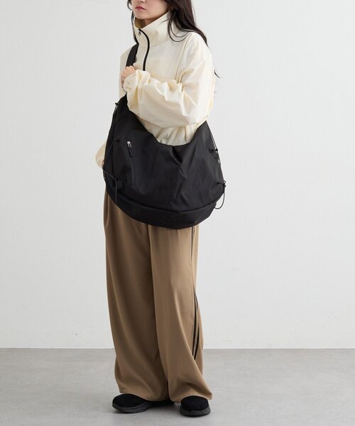 COLONY 2139(コロニートゥーワンスリーナイン)の「【UNISEX】撥水マルチハンドルラージバッグ(ショルダーバッグ・メンズ・ブラック/グレー・FREE)」の14枚目の写真