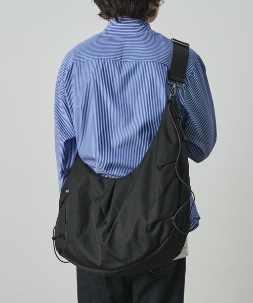 COLONY 2139(コロニートゥーワンスリーナイン)の「【UNISEX】撥水マルチハンドルラージバッグ(ショルダーバッグ・メンズ・ブラック/グレー・FREE)」の11枚目の写真