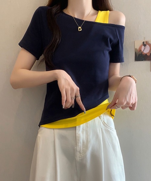 2ly2(トゥーリートゥー)の「レイヤード風 ワンショルダーデザインTシャツ(Tシャツ/カットソー・レディース・ネイビー/ブラック/グレー・FREE)」の19枚目の写真