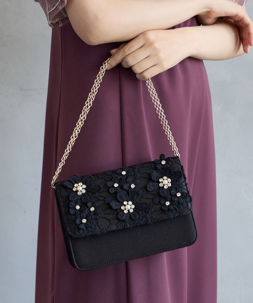 AIMER(エメ)の「3Dフラワー刺繍スクエアクラッチパーティーバッグ(クラッチバッグ・レディース・ブラック/ベージュ・FREE)」の12枚目の写真
