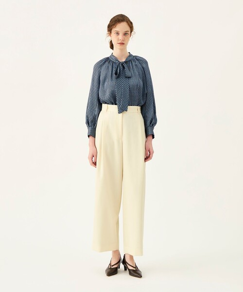 BALLSEY(ボールジィ)の「【WEB先行予約】ポロワーズギャバジン 1タックストレートパンツ(その他パンツ・レディース・ベージュ/ホワイト/ネイビー・36/34)」の4枚目の写真