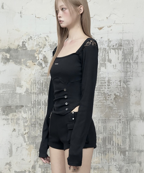 ETRE AU SOMMET(エトレオソメ)の「Bust Line Pintuck Detail Long Sleeve (Black)(Tシャツ/カットソー・レディース・ブラック・FREE)」の5枚目の写真