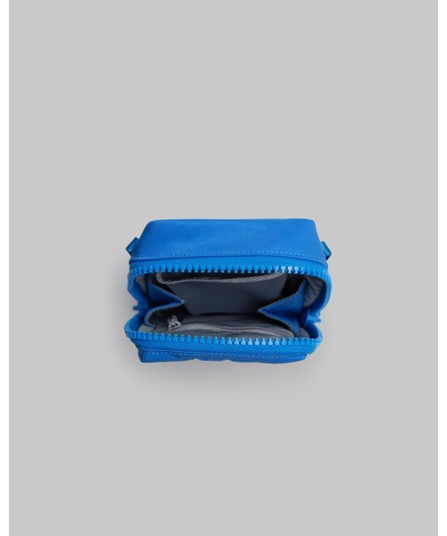 Topologie(トポロジー)の「Utility Phone Sacoche(ユーティリティ フォン サコッシュ)(ショルダーバッグ・レディース・ブルー・ONE SIZE)」の3枚目の写真
