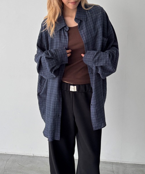 CANAL JEAN(キャナルジーン)の「El mar ダークチェックロングシャツ(シャツ/ブラウス・レディース・ネイビー・ONE SIZE)」の1枚目の写真