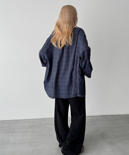 CANAL JEAN(キャナルジーン)の「El mar ダークチェックロングシャツ(シャツ/ブラウス・レディース・ネイビー・ONE SIZE)」の4枚目の写真