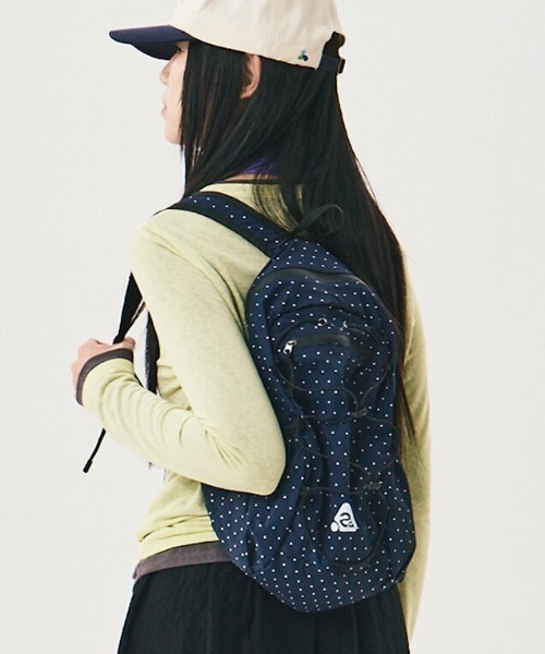 HEISAN(ハイサン)の「【日本未発売/WEB限定】Heisan(ハイサン)/20L 超軽量 大容量 A4サイズ収納可 折りたためる パッカブル ウルトラ ライト コンパクト ポケット バックパック リュック ミニ ドット柄/Ultra-light Compact Pocket Bag V2 Mini Dot(バックパック/リュック・レディース・パープル/ブルー/ブラウン/アイボリー/ネイビー/ホワイト・FREE)」の4枚目の写真