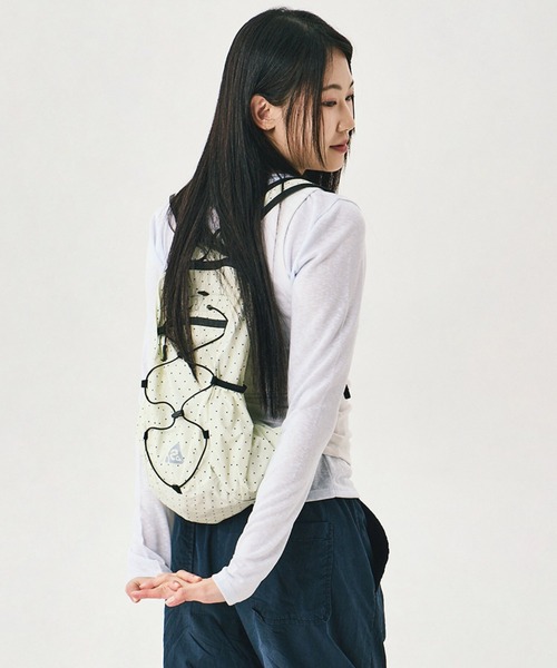HEISAN(ハイサン)の「【日本未発売/WEB限定】Heisan(ハイサン)/20L 超軽量 大容量 A4サイズ収納可 折りたためる パッカブル ウルトラ ライト コンパクト ポケット バックパック リュック ミニ ドット柄/Ultra-light Compact Pocket Bag V2 Mini Dot(バックパック/リュック・レディース・パープル/ブルー/ブラウン/アイボリー/ネイビー/ホワイト・FREE)」の16枚目の写真
