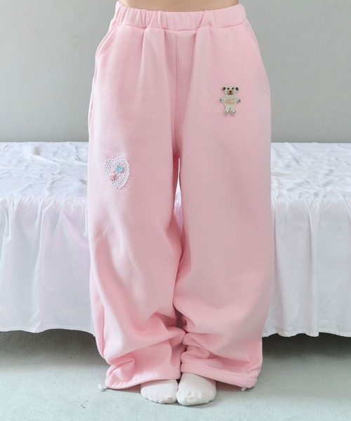rumnel:(ルムネル)の「ロゴ刺繍裏起毛デコスウェットパンツ / Deco Fleece-Lined Sweatpants with Embroidered Logo(スウェットパンツ・レディース・グレー/ブラック/ピンク・FREE)」の3枚目の写真