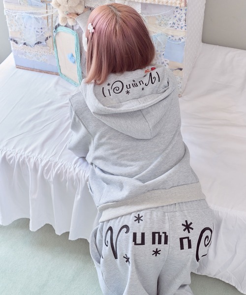 rumnel:(ルムネル)の「ロゴ刺繍裏起毛デコスウェットパンツ / Deco Fleece-Lined Sweatpants with Embroidered Logo(スウェットパンツ・レディース・グレー/ブラック/ピンク・FREE)」の8枚目の写真