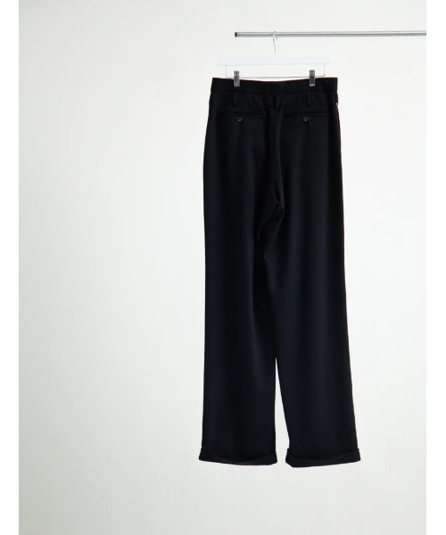 SOSHIOTSUKI(ソウシオオツキ)の「DOUBLE INVERTED TUCK TROUSERS(スラックス・メンズ・ブラック/グレー/ストライプ・48/46)」の8枚目の写真