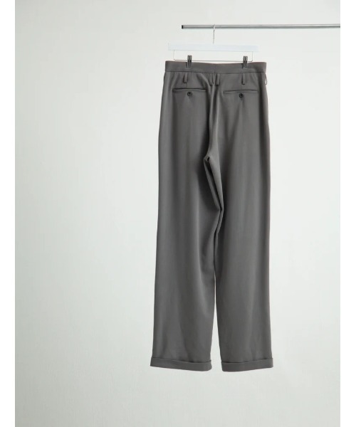 SOSHIOTSUKI(ソウシオオツキ)の「DOUBLE INVERTED TUCK TROUSERS(スラックス・メンズ・ブラック/グレー/ストライプ・48/46)」の5枚目の写真