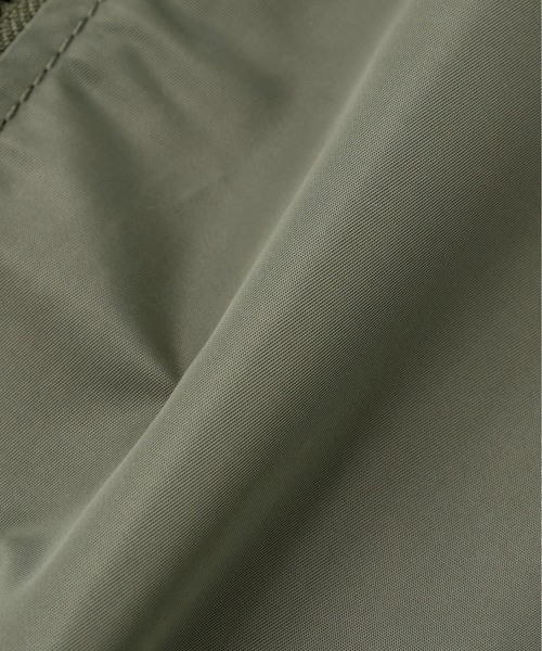 AVIREX(アヴィレックス)の「《WEB&DEPOT限定》LIGHT MA-1 TOPHATTERS(MA-1・レディース・シルバー/セージグリーン/ブラック・F)」の6枚目の写真