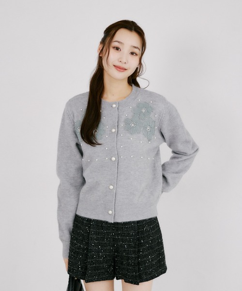 tocco closet（トッコ　クローゼット）の「パール＆立体フラワー付きニットカーディガン（ニット/セーター・レディース・ブラック/グレー/アイボリー・M）」の18枚目の写真
