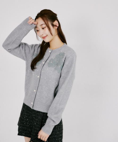 tocco closet（トッコ　クローゼット）の「パール＆立体フラワー付きニットカーディガン（ニット/セーター・レディース・ブラック/グレー/アイボリー・M）」の20枚目の写真