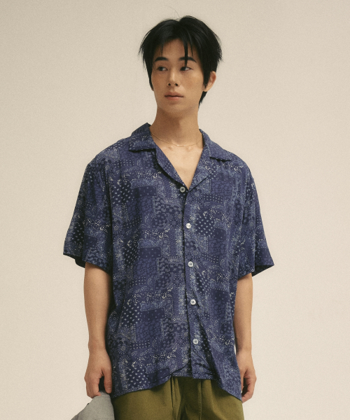 VILLA RAY（ヴィラ・レイ）の「バンダナパッチワーク メンズ ビスコースシャツ（シャツ/ブラウス・メンズ・その他・LARGE/X-LARGE/MEDIUM）」の2枚目の写真