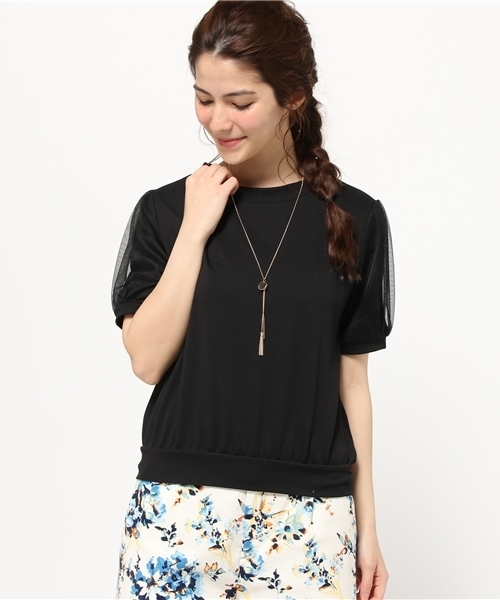 mysty woman（ミスティウーマン）の「チュールパフスリーブネックレス付プルオーバー（Tシャツ/カットソー・レディース・オフホワイト/ブラック/ライトブルー/ピンクベージュ・FREE）」の15枚目の写真