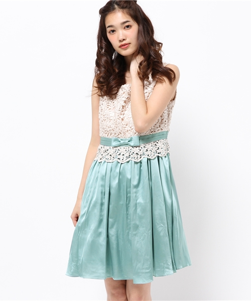 TRUDEA(トルディア)の「パニエ付きサテン×レースバイカラーワンピースドレス(ドレス・レディース・ミント/ネイビー/ピンク・MEDIUM/LARGE)」の14枚目の写真