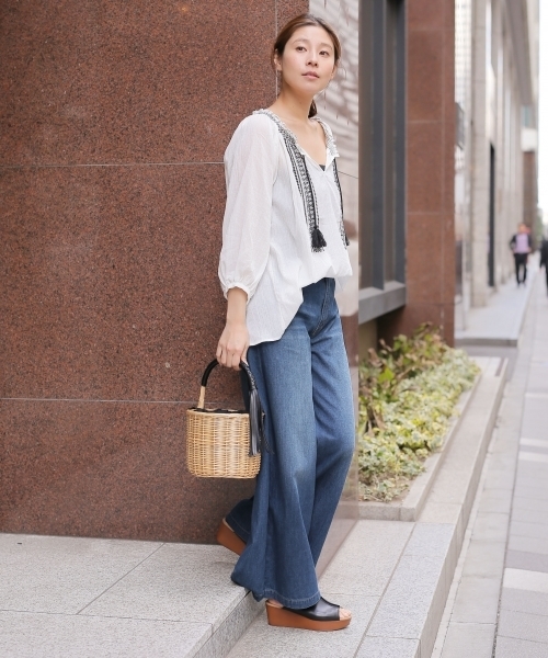 LEPSIM（レプシィム）の「シシュウタッセルツキブラウス　744790（シャツ/ブラウス・レディース・オフホワイト/ブラック・FREE）」の6枚目の写真