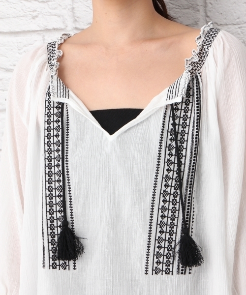 LEPSIM（レプシィム）の「シシュウタッセルツキブラウス　744790（シャツ/ブラウス・レディース・オフホワイト/ブラック・FREE）」の9枚目の写真