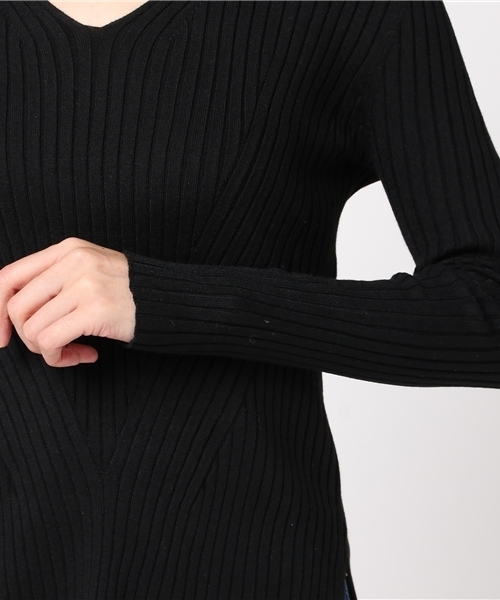 Banner Barrett(バナーバレット)の「FINE GAUGE V-NECK PULL OVER(ニット/セーター・レディース・ホワイト/グリーン/イエロー/ブラック/ラベンダー・38)」の9枚目の写真