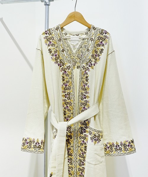 TODAYFUL（トゥデイフル）の「ハンドエンブロイダリーガウン（カーディガン/ボレロ・レディース・オレンジ/ベージュ・36inch/38inch）」の4枚目の写真