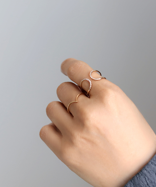 Spick & Span（スピックアンドスパン）の「センターCダイヤオープン2ラインリングK10（リング・レディース・ゴールド・FREE/11/15 /13）」の2枚目の写真