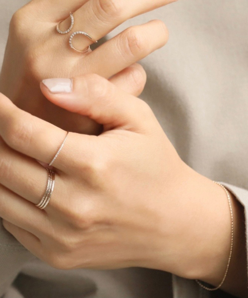 Spick & Span（スピックアンドスパン）の「センターCダイヤオープン2ラインリングK10（リング・レディース・ゴールド・FREE/11/15 /13）」の7枚目の写真