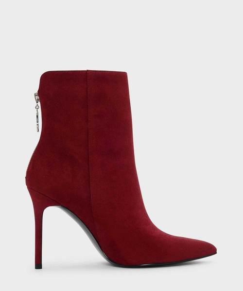 CHARLES & KEITH（チャールズ & キース）の「アイディテールポインテッドブーツ / EYE DETAIL POINTED BOOTS（ブーツ・レディース・ブラック/レッド/ダークブルー・22.5cm/23cm/23.5cm/24.5cm/25cm/25.5cm）」の3枚目の写真