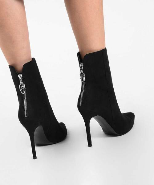 CHARLES & KEITH（チャールズ & キース）の「アイディテールポインテッドブーツ / EYE DETAIL POINTED BOOTS（ブーツ・レディース・ブラック/レッド/ダークブルー・22.5cm/23cm/23.5cm/24.5cm/25cm/25.5cm）」の4枚目の写真