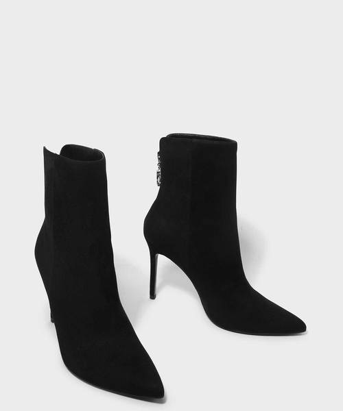 CHARLES & KEITH（チャールズ & キース）の「アイディテールポインテッドブーツ / EYE DETAIL POINTED BOOTS（ブーツ・レディース・ブラック/レッド/ダークブルー・22.5cm/23cm/23.5cm/24.5cm/25cm/25.5cm）」の5枚目の写真