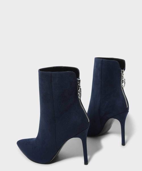 CHARLES & KEITH（チャールズ & キース）の「アイディテールポインテッドブーツ / EYE DETAIL POINTED BOOTS（ブーツ・レディース・ブラック/レッド/ダークブルー・22.5cm/23cm/23.5cm/24.5cm/25cm/25.5cm）」の12枚目の写真
