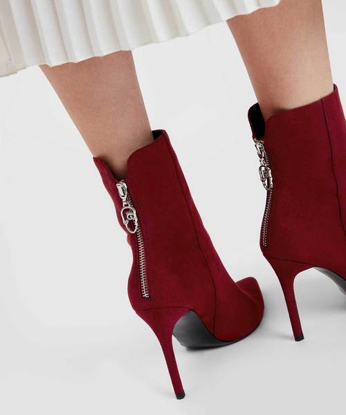 CHARLES & KEITH（チャールズ & キース）の「アイディテールポインテッドブーツ / EYE DETAIL POINTED BOOTS（ブーツ・レディース・ブラック/レッド/ダークブルー・22.5cm/23cm/23.5cm/24.5cm/25cm/25.5cm）」の16枚目の写真