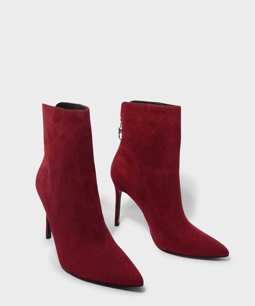 CHARLES & KEITH（チャールズ & キース）の「アイディテールポインテッドブーツ / EYE DETAIL POINTED BOOTS（ブーツ・レディース・ブラック/レッド/ダークブルー・22.5cm/23cm/23.5cm/24.5cm/25cm/25.5cm）」の17枚目の写真
