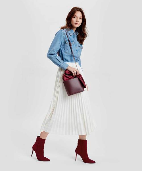 CHARLES & KEITH（チャールズ & キース）の「アイディテールポインテッドブーツ / EYE DETAIL POINTED BOOTS（ブーツ・レディース・ブラック/レッド/ダークブルー・22.5cm/23cm/23.5cm/24.5cm/25cm/25.5cm）」の20枚目の写真