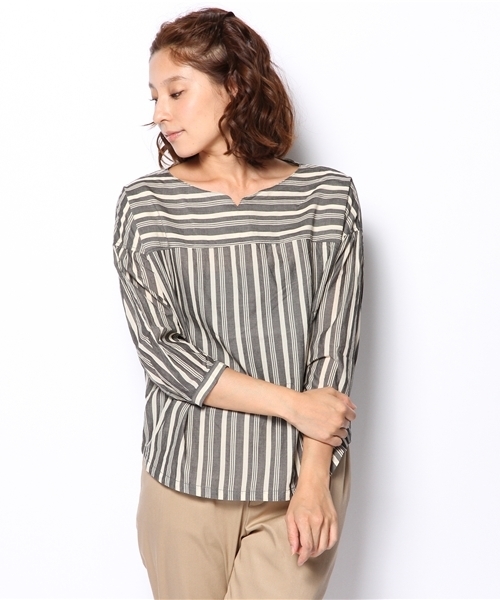 chambre de charme（シャンブルドゥシャーム）の「高密度ストライプ　PO（シャツ/ブラウス・レディース・ホワイト×レッド/ホワイト×ブラック/ホワイト×ネイビー・FREE）」の2枚目の写真