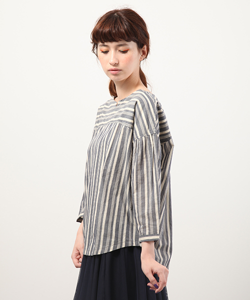 chambre de charme（シャンブルドゥシャーム）の「高密度ストライプ　PO（シャツ/ブラウス・レディース・ホワイト×レッド/ホワイト×ブラック/ホワイト×ネイビー・FREE）」の4枚目の写真