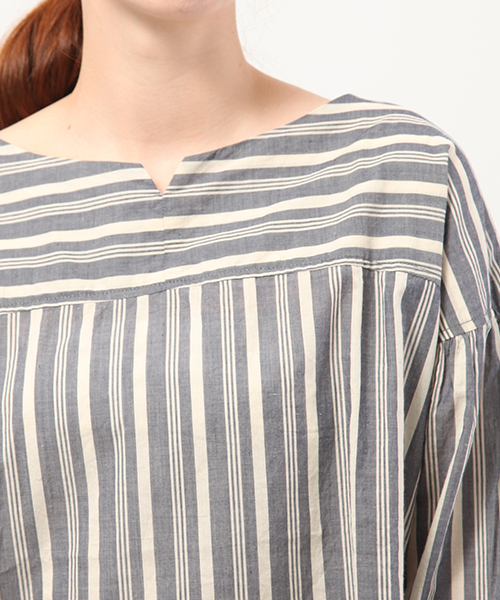 chambre de charme（シャンブルドゥシャーム）の「高密度ストライプ　PO（シャツ/ブラウス・レディース・ホワイト×レッド/ホワイト×ブラック/ホワイト×ネイビー・FREE）」の6枚目の写真